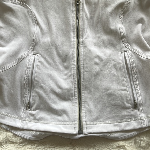 Lululemon Jacket - Picture 5 of 9